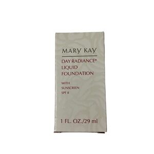Mary Kay Day Radiance Oil Free Foundation Cocoa Beige 6332 Retired SPF 8 NIB